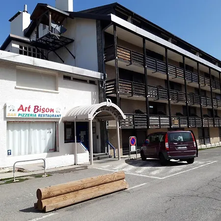 T2 Pied Des Pistes Апартаменты *